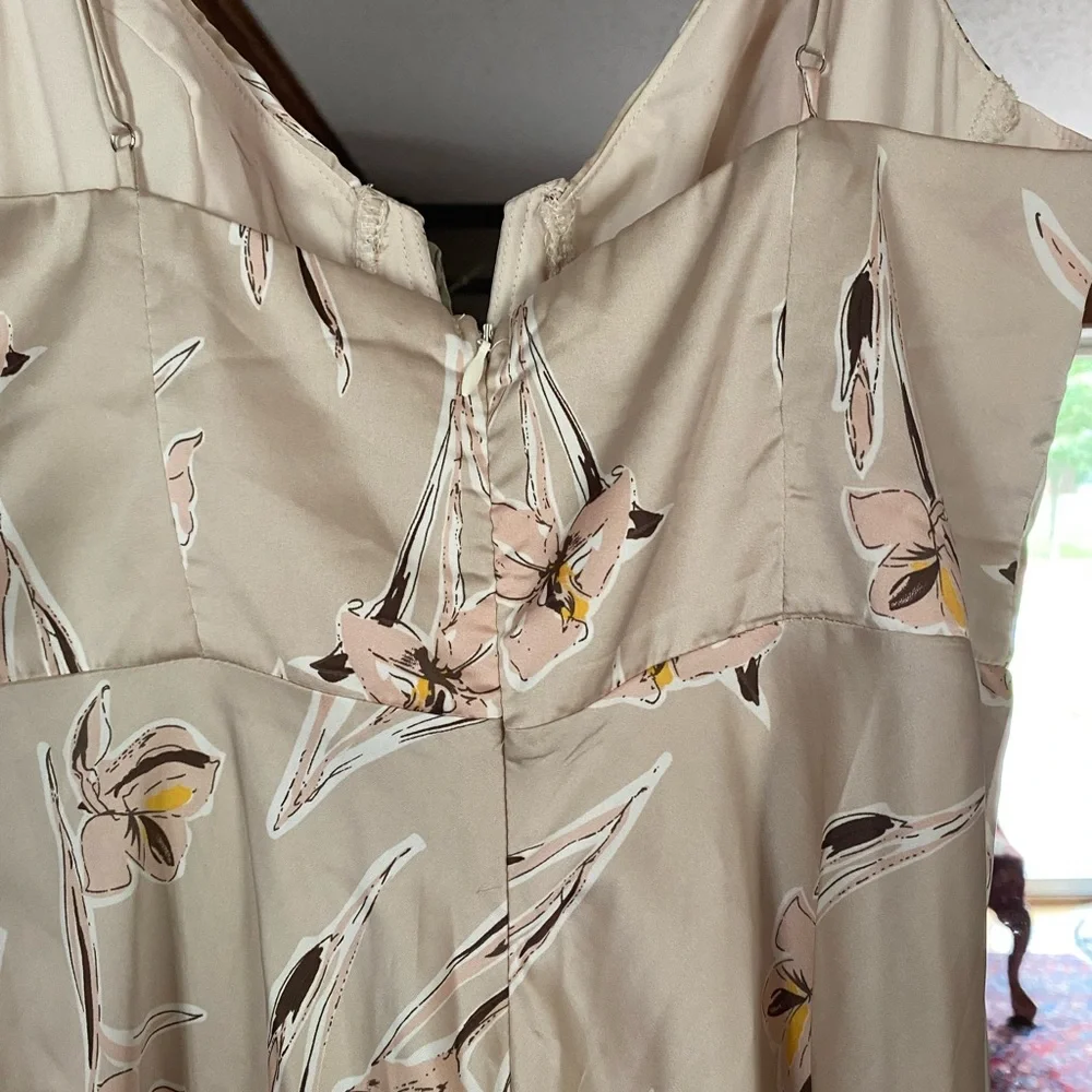 Selfie Leslie Lake Como Fitted Bodice Cami Strap Midi Dress Orchid Print Beige - Picture 6 of 9